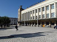 Krása výpravní budovy vlakového nádraží v Hradci Králové