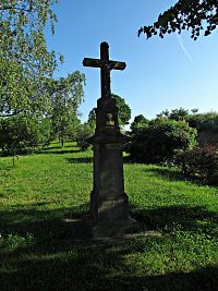 kříž za obcí