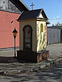 Vlkoš u Přerova - výklenková kaple Panny Marie Bolestné