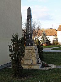Březolupy - Pomníky válečným obětem