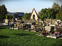 hřbitov s kaplí