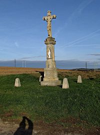 kříž na hřebeni nad Sulimovem