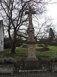 kříž od lidového naivního umělce