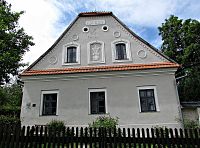 klasicistní dům v Palackého uličce