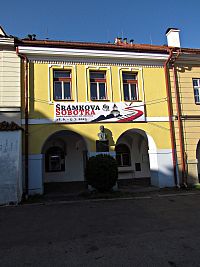 vedlejší rodný básníkův dům