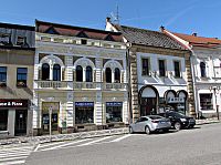 jihozápadní strana náměstí