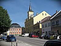 Husovo náměstí v Lomnici nad Popelkou