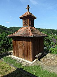 dřevěná zvonička