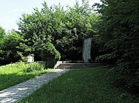 Památník Salašské tragédie na Vápenici