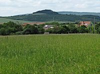 Cetechovice, v pozadí litenčická pahorkatina