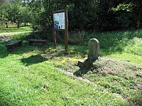 Želechovice nad Dřevnicí - hraniční kámen u osady Obůrky