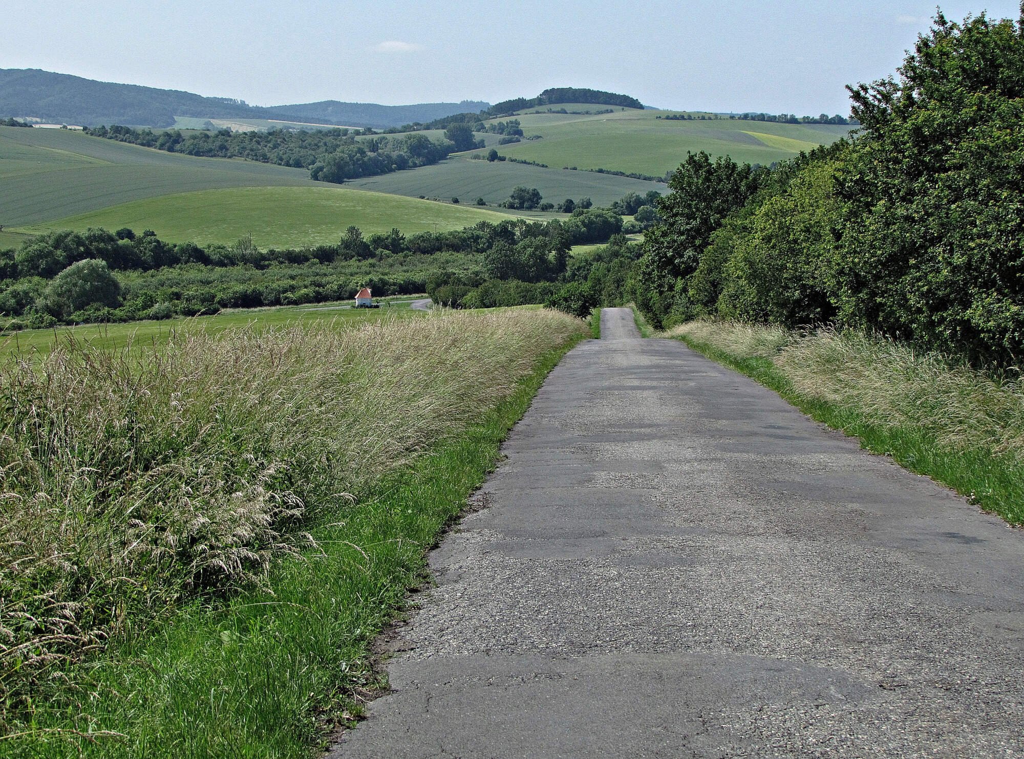 Krajinou a obcemi Litenčických vrchů - 2.Z Troubek přes Zdislavice do Hoštic