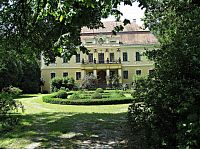 hoštický zámeček