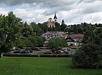 výhled k poutnímu chrámu Navštívení PM a bývalému klášteru