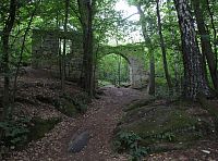 ruiny Píčova statku