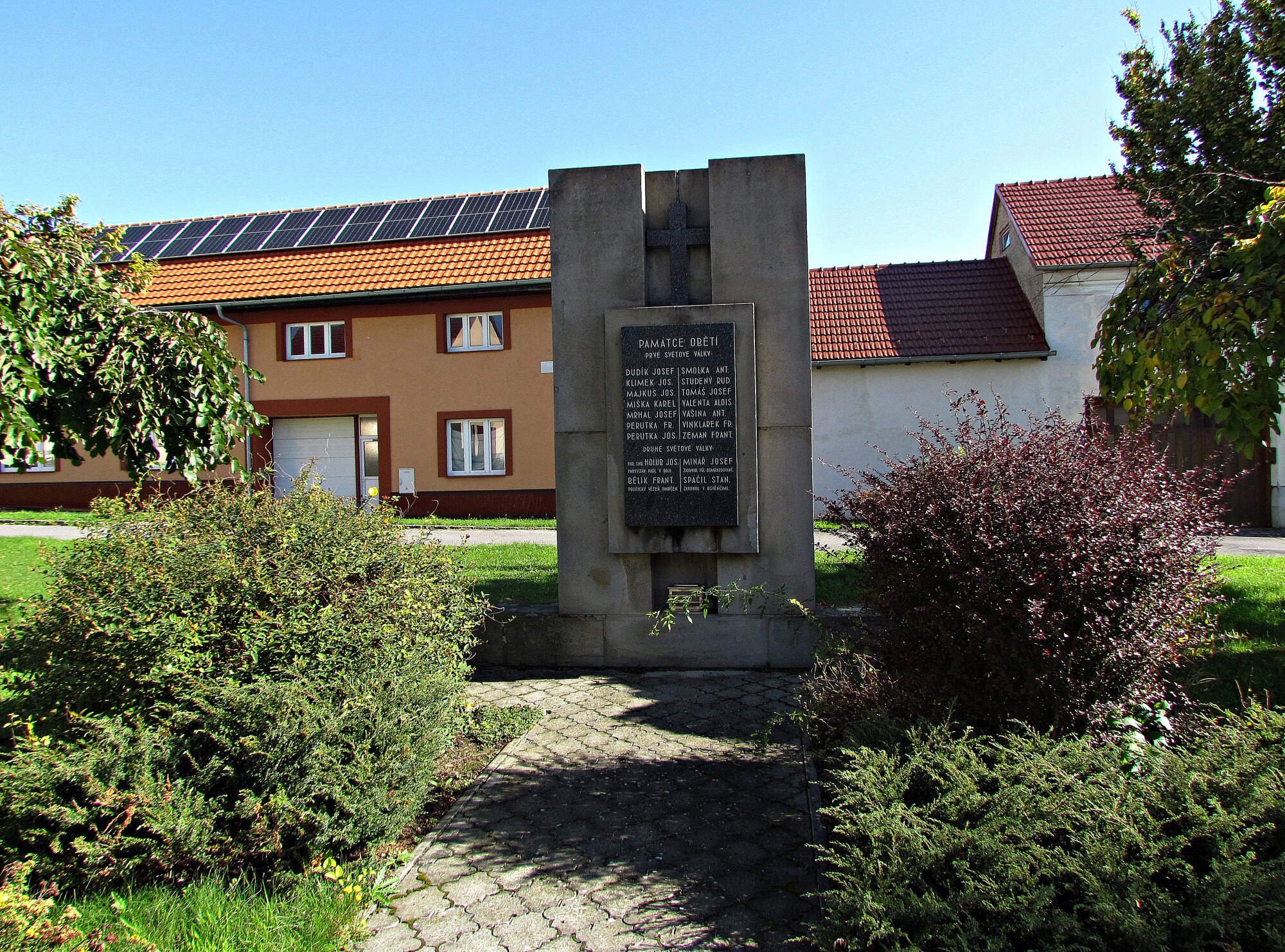 Všechovice - Pomník padlým