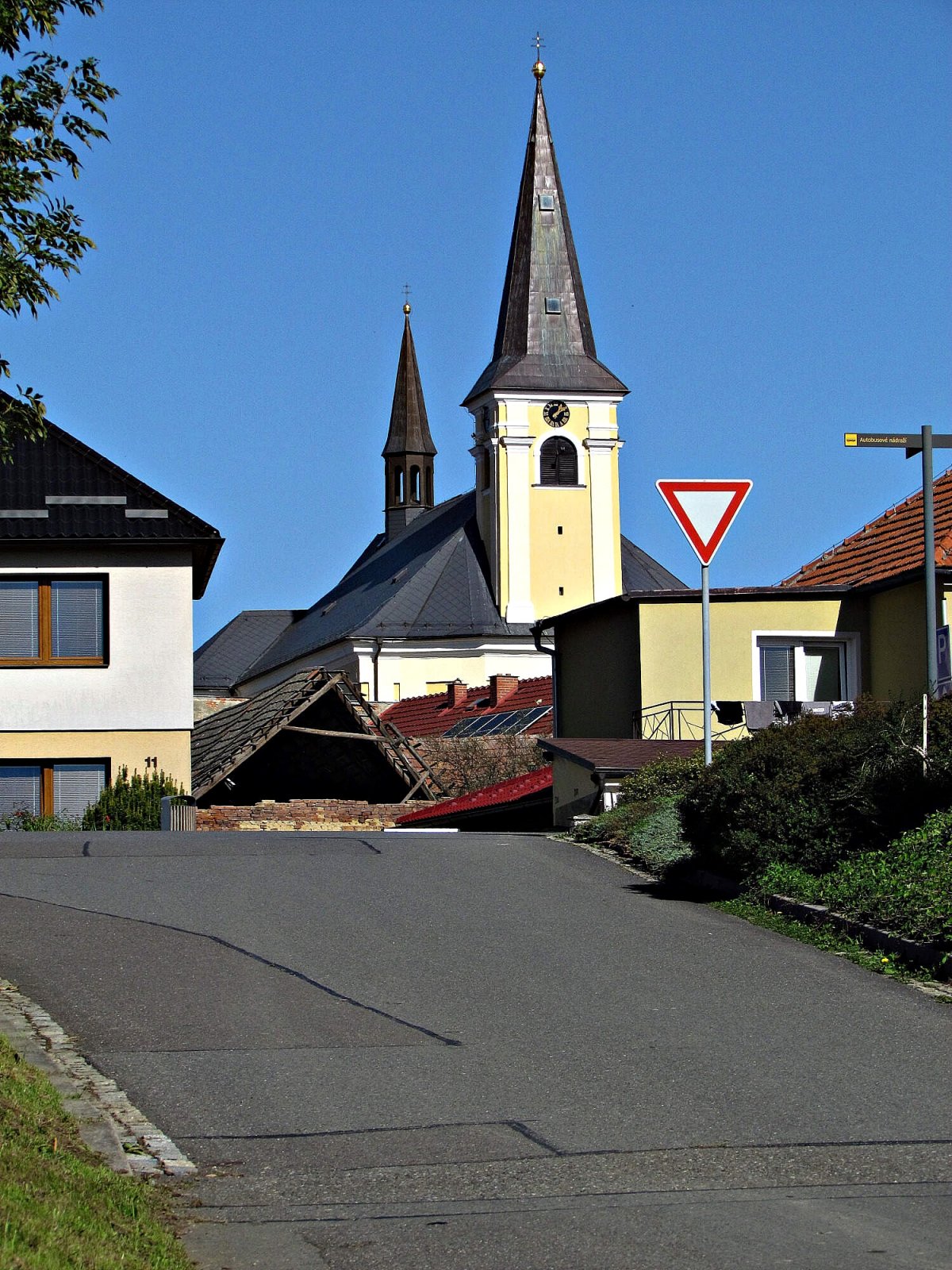 Všechovice - kostel Nejsvětější Trojice