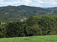 údolí Luženky s hřebeny Javorníků