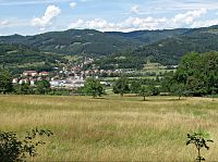 nad obcí Hovězí a údolím Vsetínské Bečvy