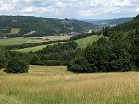 výhled k Velkým Karlovicím
