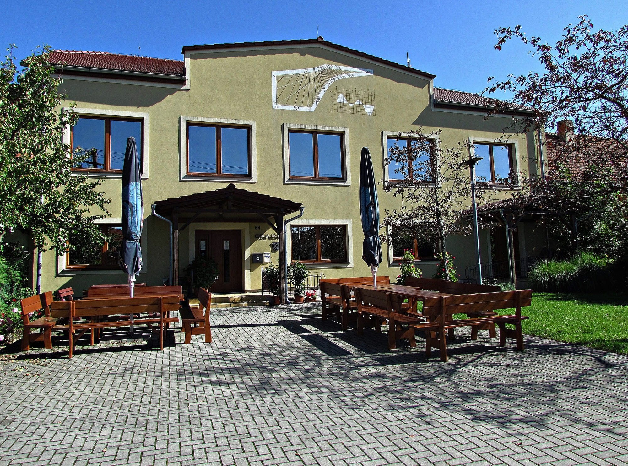 Rouské - unikátní soubor slunečních hodin