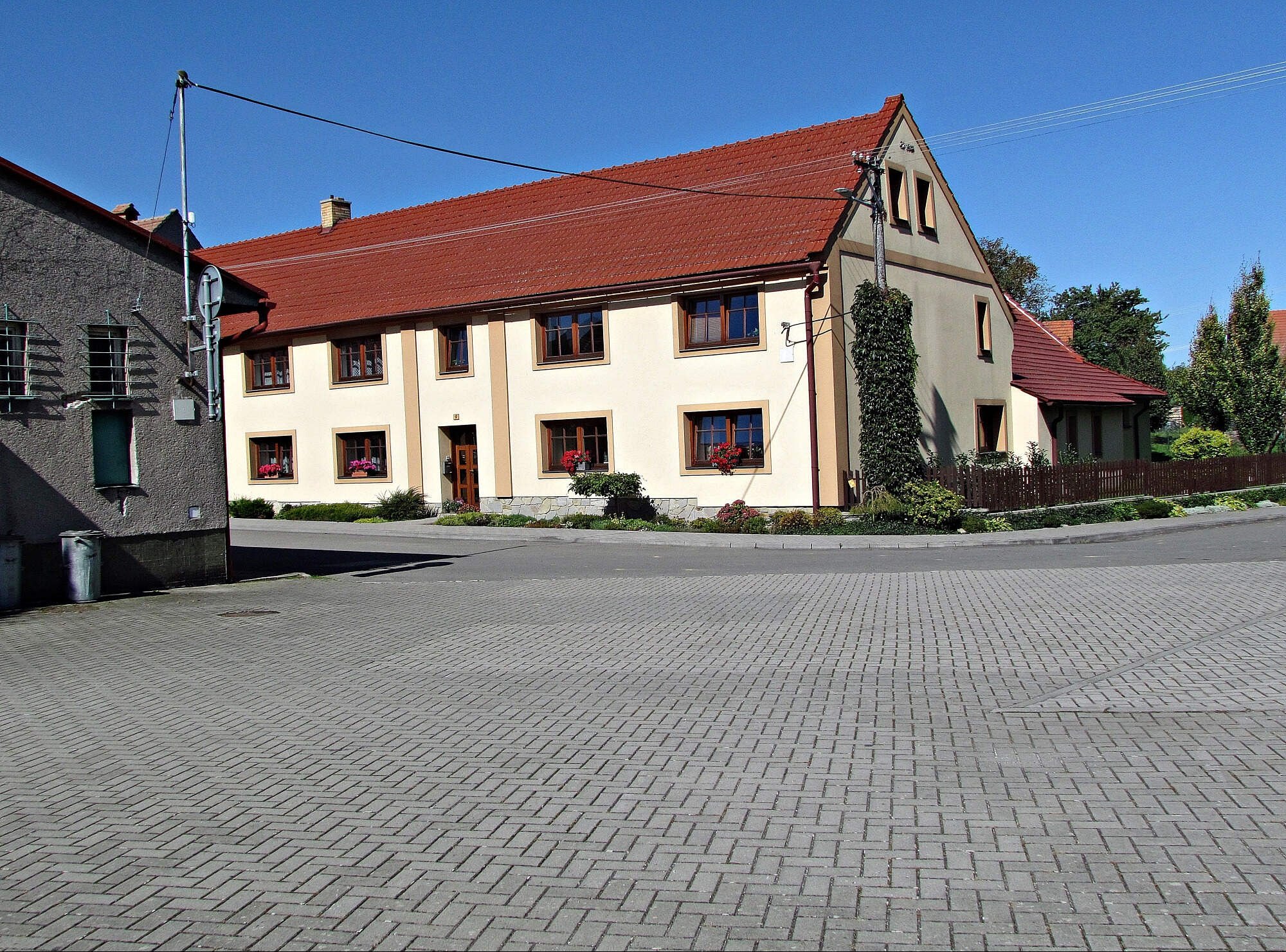 Rouské - drobné památky a zajímavosti