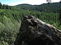 Z Lačnova přes dvojí skály a Vráblovy paseky do Lužné