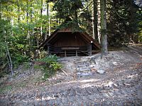 lesní odpočívadlo