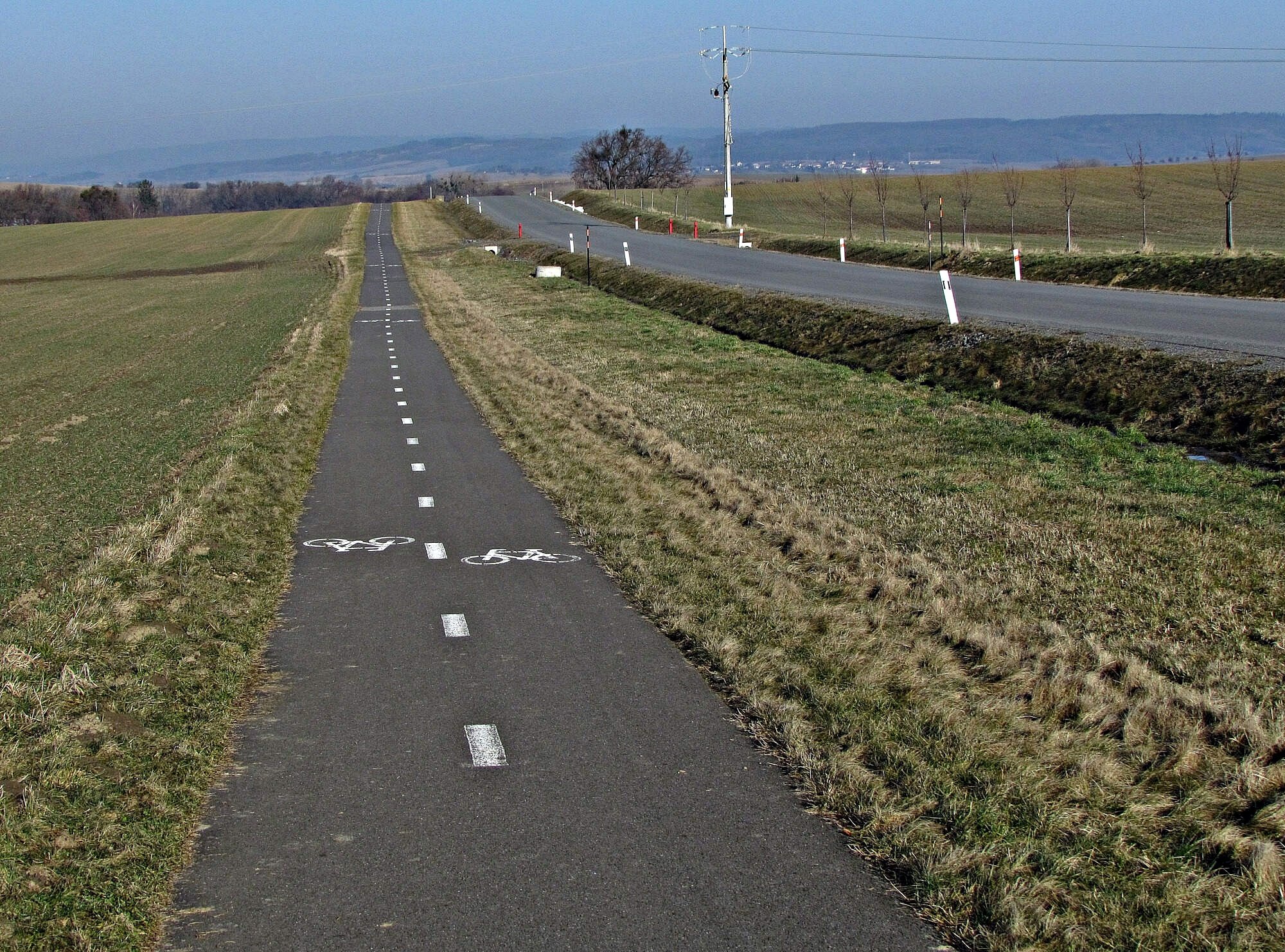 Úsek cyklostezky 5033 z Loukova po Mrlínek