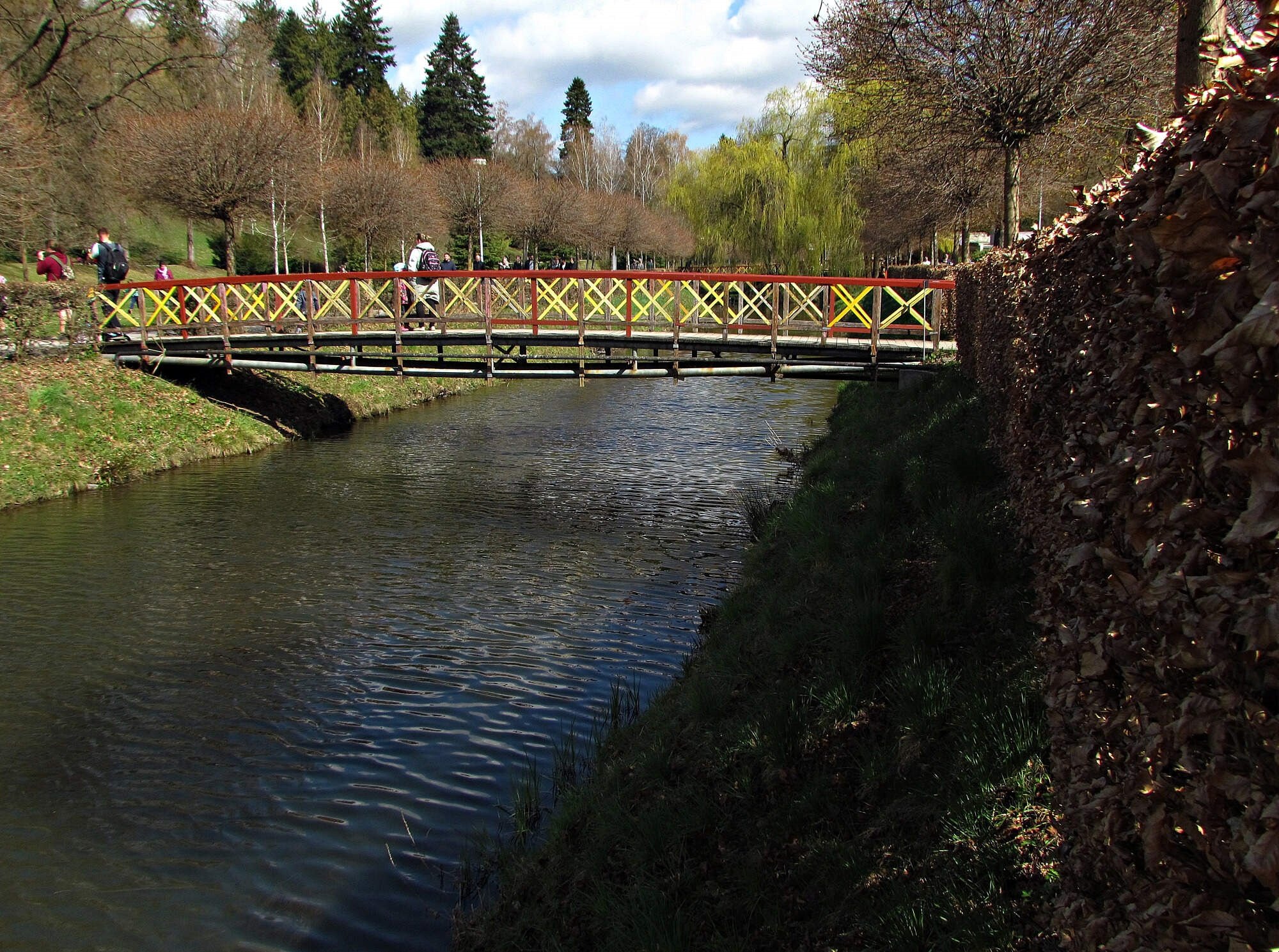 Luhačovice - mostky a lávky v Lázeňském parku