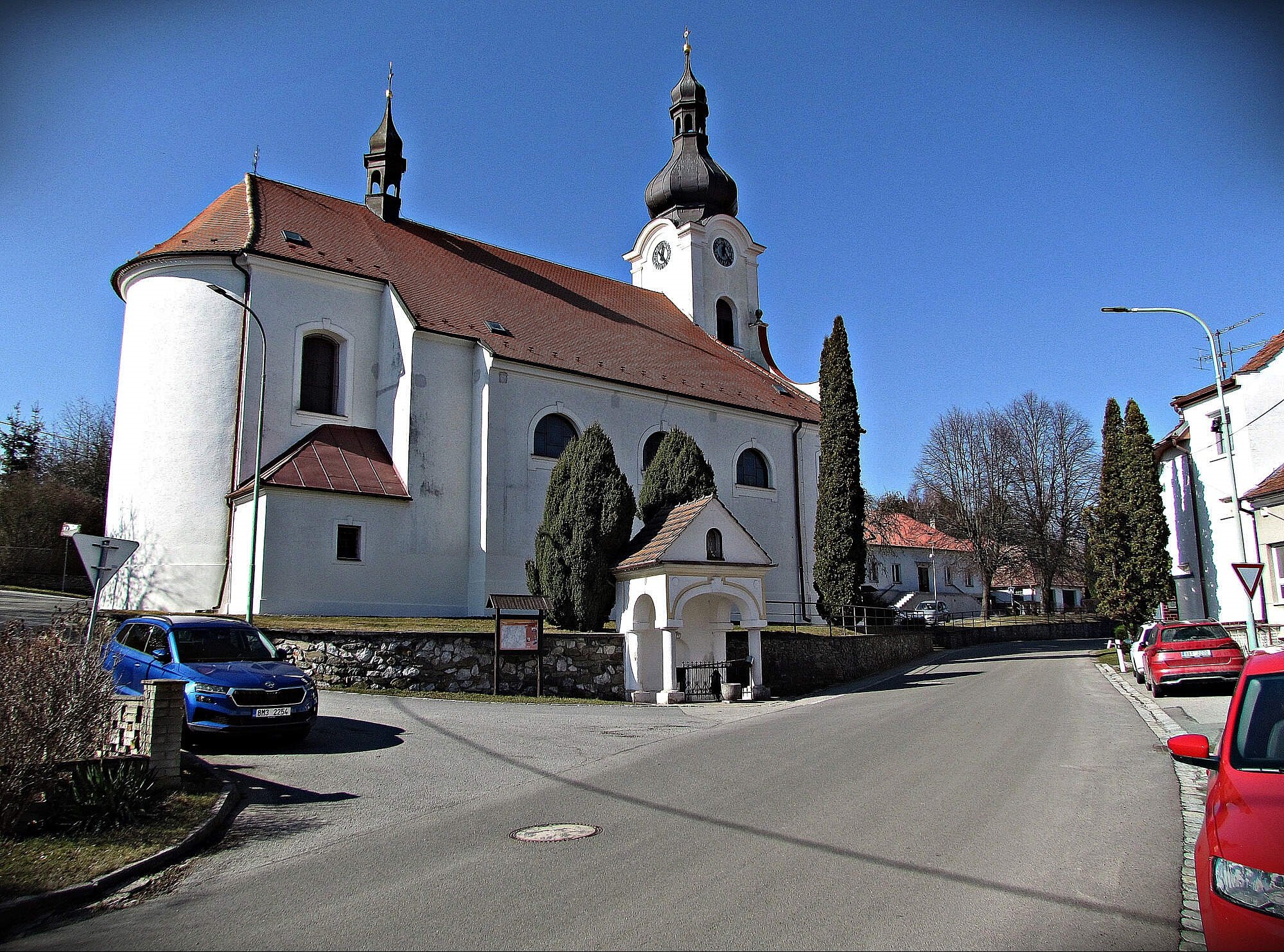 Suchdol, Jednov - Poutní chrám Navštívení Panny Marie