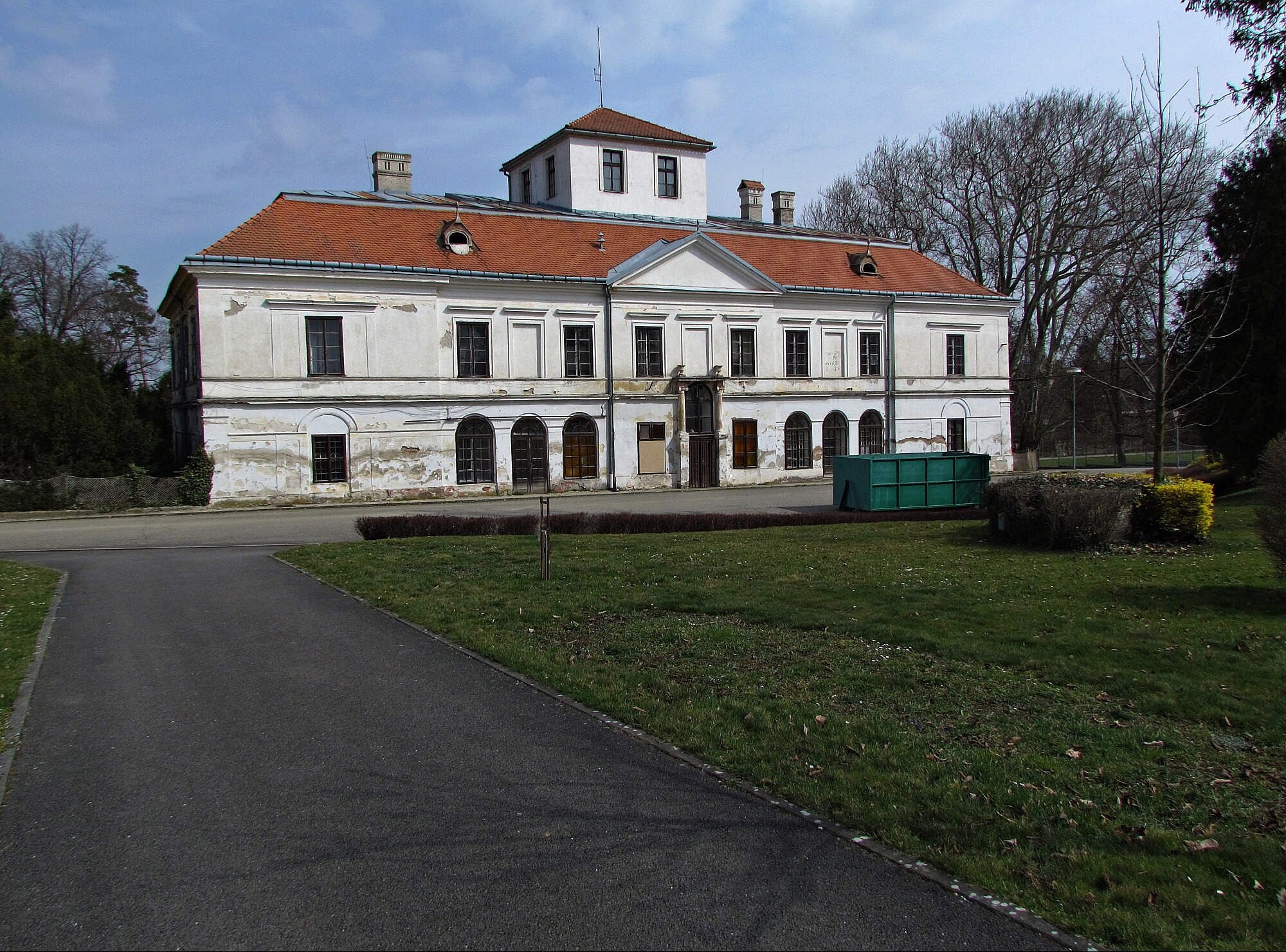Zámecký areál ve Věžkách
