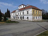 zámek a horní část parku