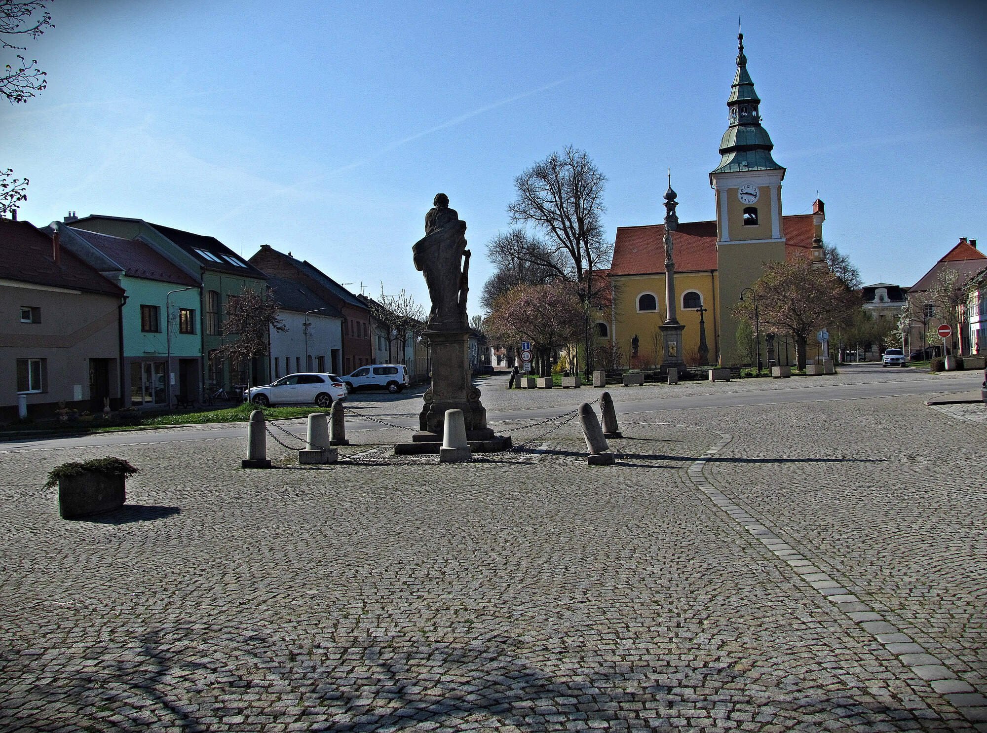 Němčice nad Hanou - hlavní městská náměstí