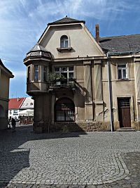 průchod na hlavní rynek