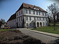 Od rybníka Hluboček do obce Březolupy