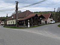 přes obec Stupavu