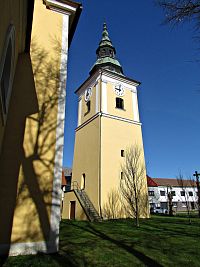 solitérní věž zvonice
