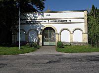 Koválovice u Tištína - kostel sv.Antonína a místní hřbitov