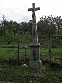 kamenný kříž