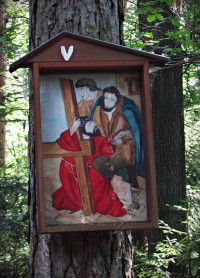 Křížová cesta nad Velíkovou
