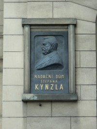 Praha 2 - Na Moráni - pamětní deska Štěpán Kynzl