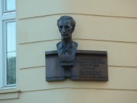 Praha 2 - Trojická - pamětní deska a busta Jaroslav Horejc
