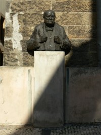 Praha 1 - Thunovská - busta Winston Churchill
