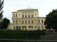 Palác Žofín - pohled z nábřeží