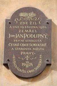 Praha, pamětní deska JUDr. Jana Podlipného