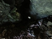 V jeskyňce