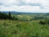 Pohled ze Szybowiska k Wałbrzychu, dole je Rybnica Leśna