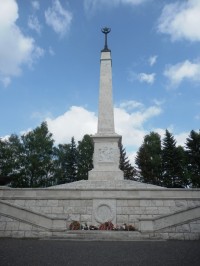 Pylon, dominanta památníku