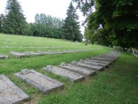 Hroby v pravé části hřbitova